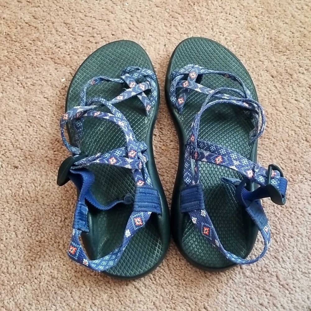 Women’s Chacos Size 9